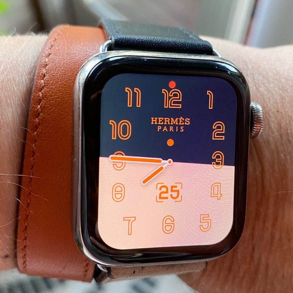 Hermès Apple Watch Series 4 - 40 mm, with cellular